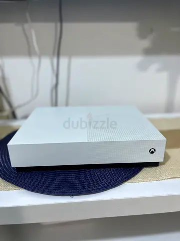 Xbox One S console - White, perfect condition