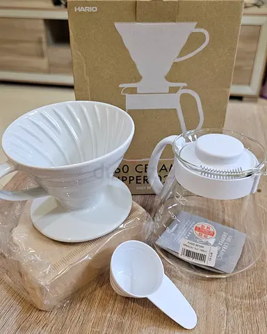 Brand New Hario V60 Pour Over Coffee (1-4 cups)