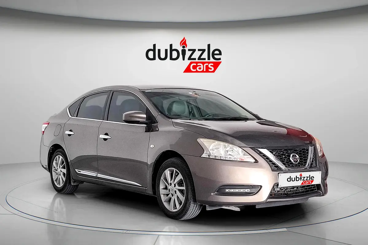 Nissan Sentra 2019 — photo 1 of 14