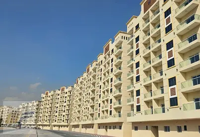 studio forrent in alameera vallige 27000 yearly with parking