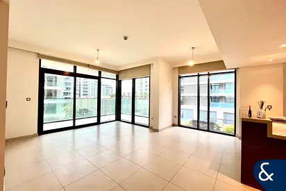 Corner Unit / Vacant & Viewable / Managed