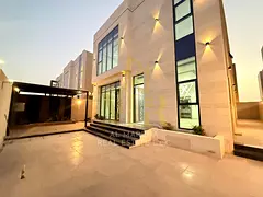 Villa de luxe en pierre à vendre à Al Helio 2 | Rue principale | 4 suites parentales | Frais d'