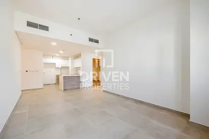 Spacious and Bright Apt | Ready to Move In