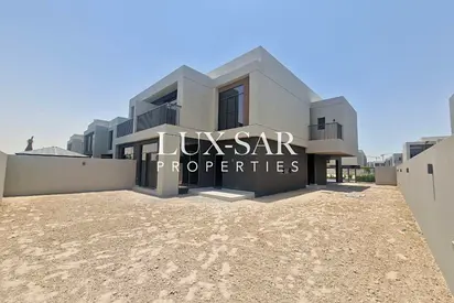Spacious 4BR with Garden | Close to Lagoon