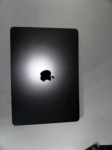 MacBook Air M2 2022 Model: A2681 Color: Silver Issue: Screen doesnt turn on Everything else works f