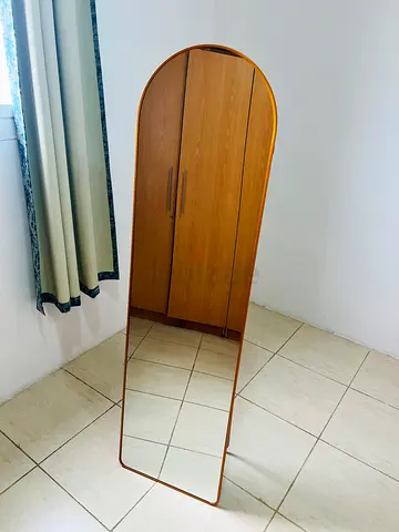 Standing mirror