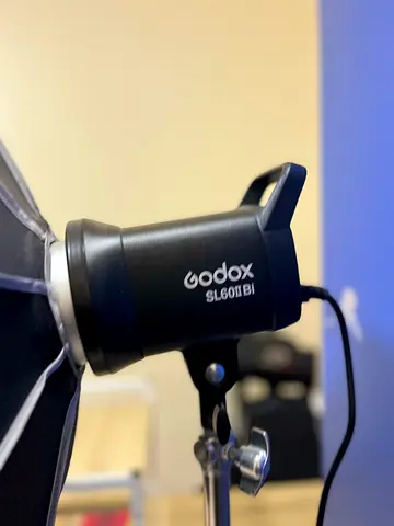 Godox SL60IIBi LED – 2800K-6500K, 75W with UL box octa 90 and Gluckluz Stainless Steel Light Stand