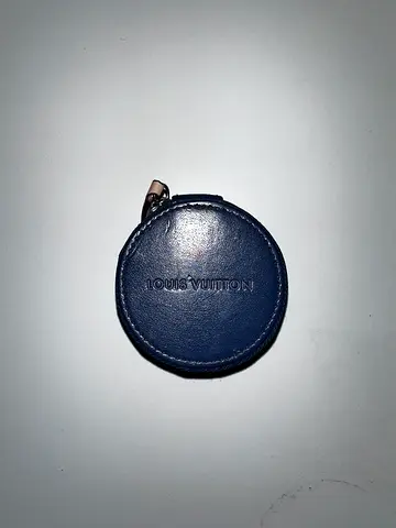 Louis Vuitton Horizon Light Up 
Earphones