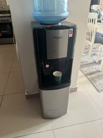 Standing Water Cooler Dispenser with Bottle - Working