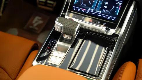 صورة 7 لـ 2025 AUDI RS Q8