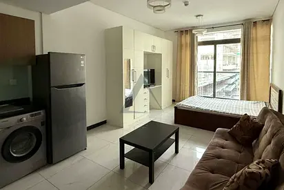 12 Cheques | Bright Unit | Prime Location