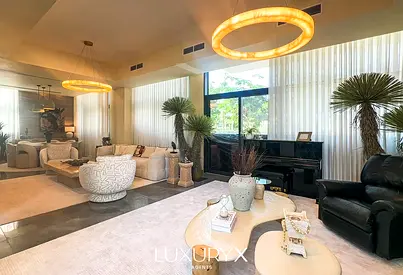 4 Beds Large | Pool Park | Rare Luxury
