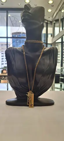 Gold‑tone Cuban Chain Necklace with Rectangular Pendant