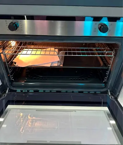 Siemens 92 Litres Built-in Gas Oven, Cavity Inner Surface, Glass Inner Door, Color Black