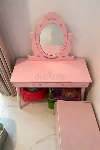 Pink kids vanity dressing table with mirror
