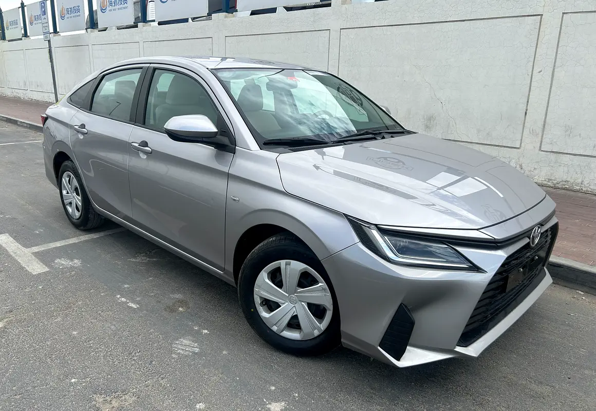 Toyota Yaris 2023 — photo 1 of 11