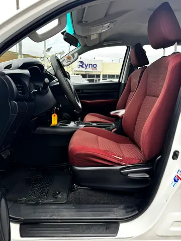 2021 Toyota HILUX 照片 5