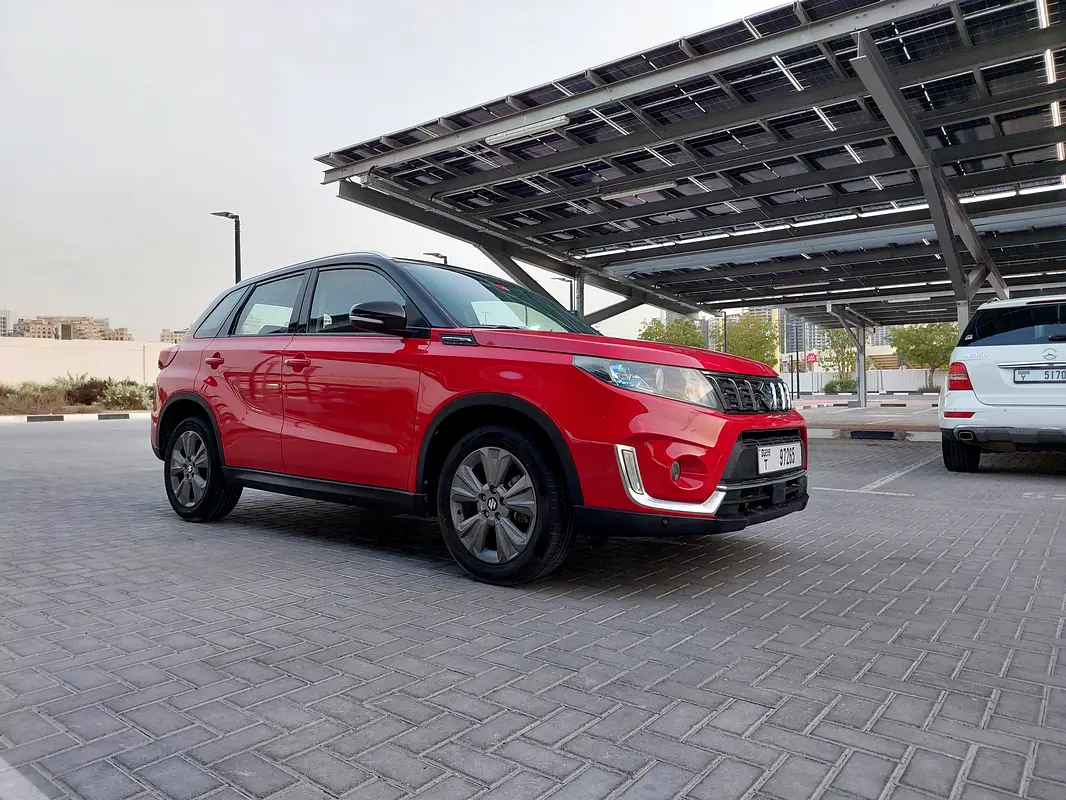Suzuki Vitara 2021 — photo 1 of 20