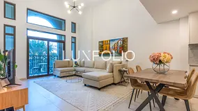 Largest Rare Layout /High Ceilings/Genuine Resale