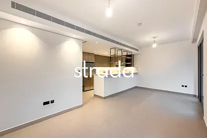 Garage door | Appliances | Landscaped