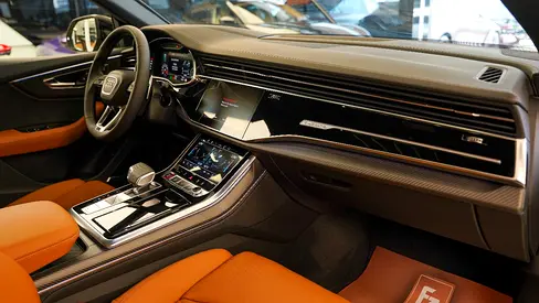 صورة 5 لـ 2025 AUDI RS Q8