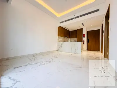 طابق مرتفع | مطل على المسبح | جاهز للسكن