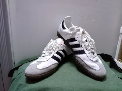 Samba Adidas Vintage Sneakers FOR SALE!!