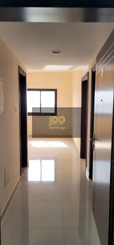 منطقة السلمة شقة مميزة بمساحة جيدة مناسبة للعائلات توفر بيئة سكنية مريحة وهادئة