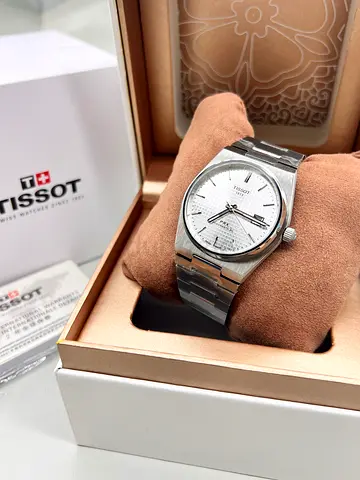 Tissot Mens Watch - Elegant and Reliable