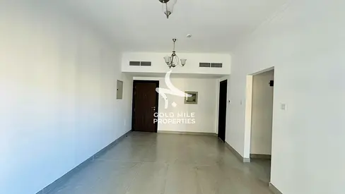 SPACIOUS 2 BHK - FAMILY BUILDING - PRIME LOCATION