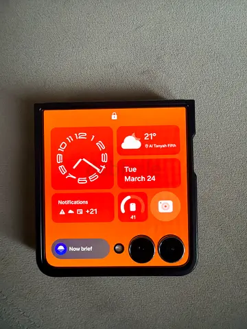 Samsung Z Flip 7 Black Colour