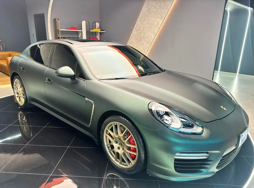 Porsche Panamera 2015 — photo 1 of 5