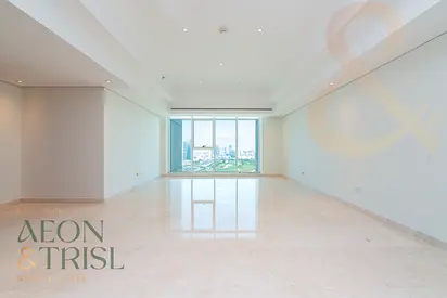 Premium Apartment l Ready to Move l Skyline view