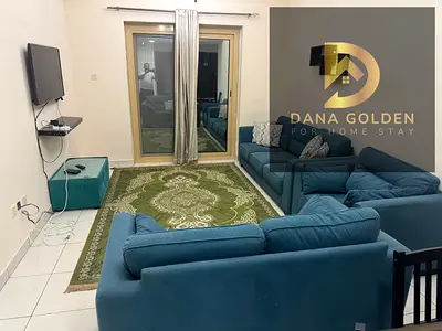 شقة مفروشة بالكامل، غرفة نوم وحمامين، شرفة، جاهزة للسكن، موقع مميز. لمزيد من التفاصيل والمعلومات، تواصلوا معنا.