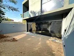 CORNER/BRAND NEW/3BHK ALL MASTER ROOM/IN RONIA/JUST 140K