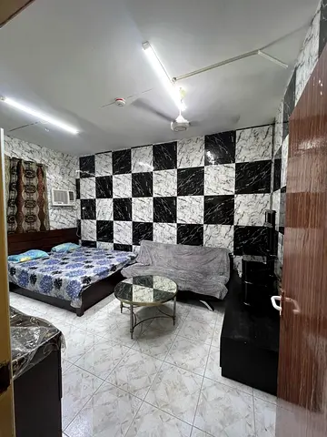 READY TO MOVE MONTHLY BASIS FULLY FURNISHED STUDIO WINDOW AC AVAILABLE &JUST IN 2100*PER MONTH
