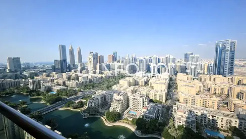 1 Bedroom | Full lake views | High floor