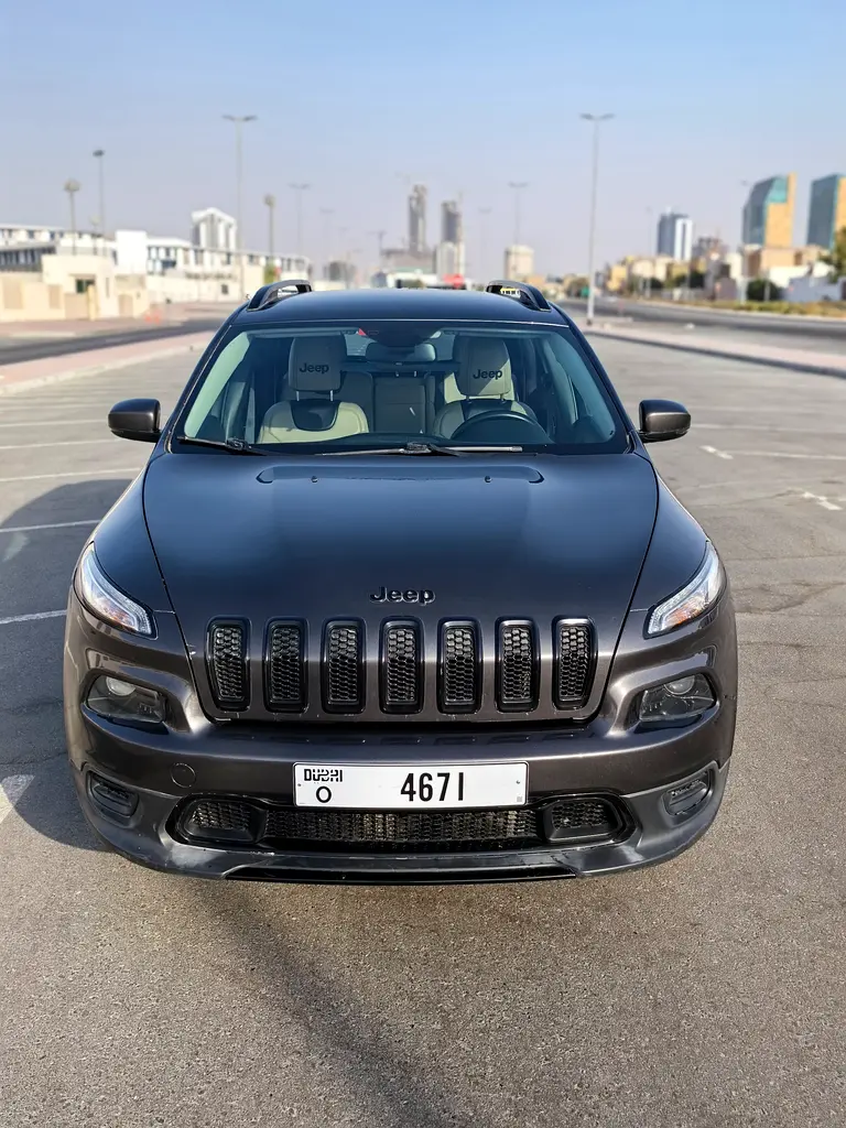 Jeep Cherokee 2017 — photo 1 of 15