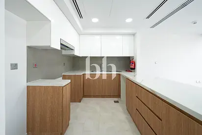 Modern | Vacant Soon | Landscaped