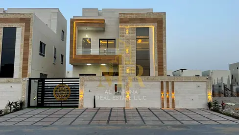 فيلا فاخرة للبيع شامل رسوم التسجيل والتمليك قريب مول السفير روف خاص بتصميم عصري وتشطيبات راقية، مساحة واسعة وموقع مميز يمنحك الخصوصية