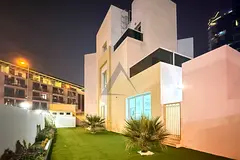 Corner Unit | Private Garden  Elevator |5 Parking
