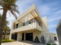 Single Row | Private Garden | Elegant Villa