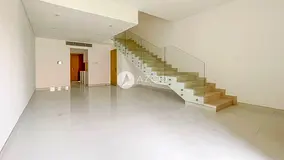 INVESTOR DEAL | UPGRADED TOWNHOUSE | NEAR TO EXIT