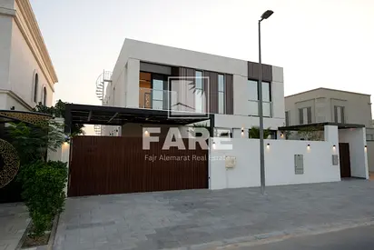 فرصة استثنائية لامتلاك فيلا عصرية مستقلة – الحوشي، الشارقة
