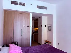 Modern Studio, 10 minutes away from Downtown