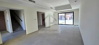 4 Bedroom Tawnhause | MIDDLE | FOR RENT