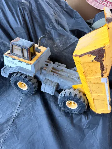 VINTAGE 1999 BIG TONKA STEEL CLASSIC DUMP TRUCK 16x8x10 in