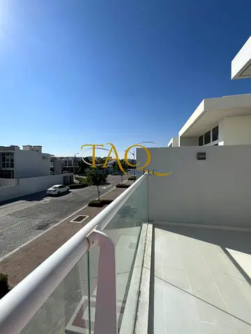 SINGLE ROW 3BR TOWNHOUSE GATTED COMMUNITY