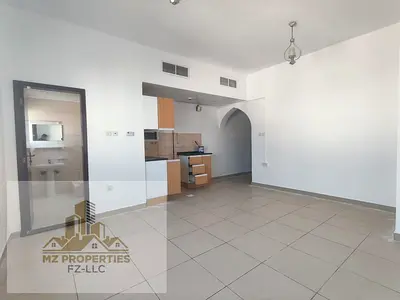 Grand offer studio near to park family building only 22k