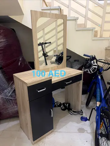 Stylish Vanity Table with Mirror (No delivery)